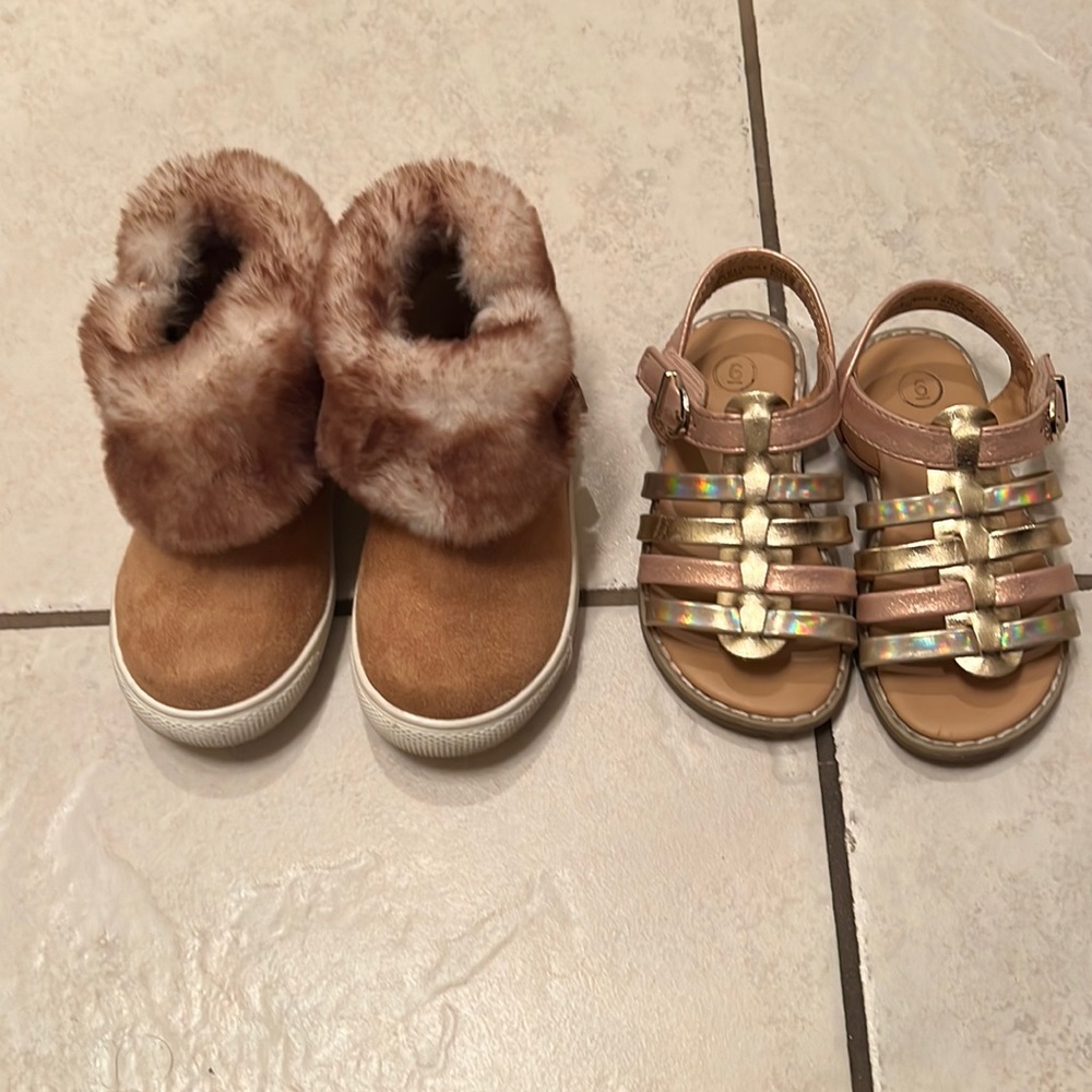 Toddler Girl Boot Fur - Gold Sandal Bundle Size 6